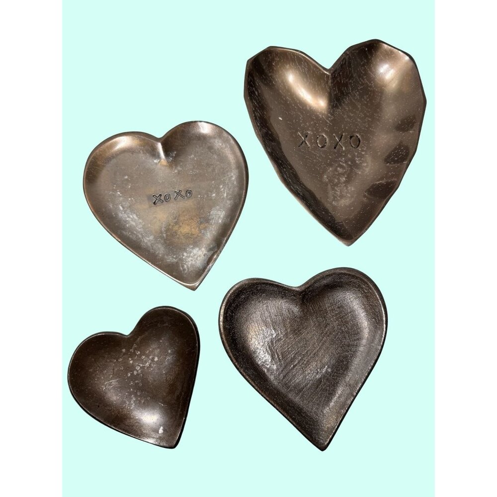 Set Of 4 Silver Metal Heart-Shaped Trays With XOXO Engraving Decorative Nested - Picture 2 of 4